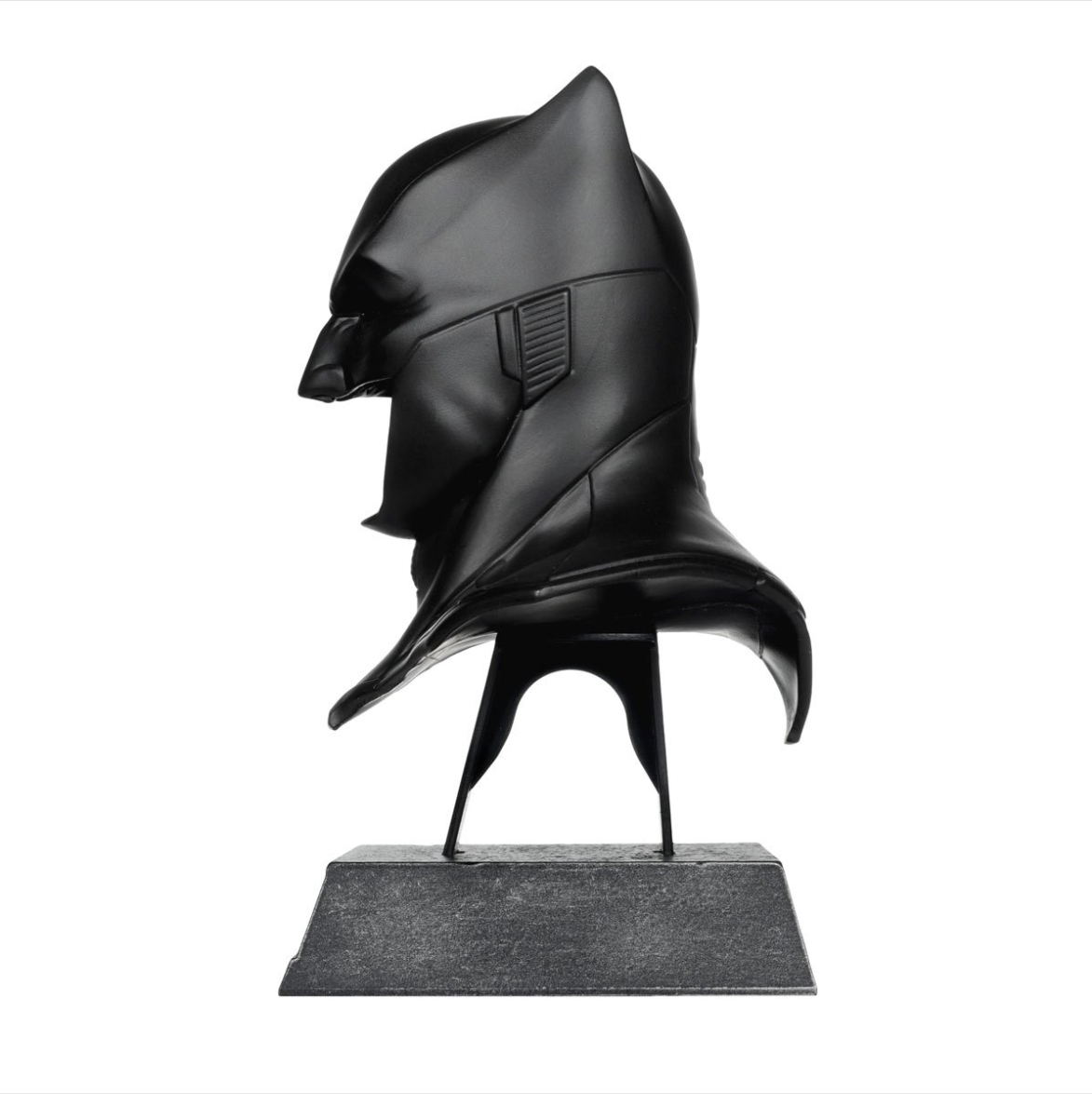 dc prop replica wave 3 batman dark knight returns 1:3 scale cowl dc prop replica wave 3 batman dark knight returns 1:3 scale cowl